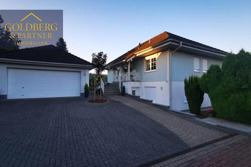 Foto - Zweifamilienhaus mit Pool & Naturnähe in Volkmarsen