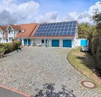 Attraktives Einfamilienhaus mit Doppelgarage und Büroräume - Michelau in Oberfranken