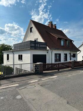 Foto - Einfamilienhaus mit Einliegerwohnung