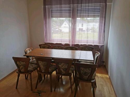 Foto - Sieben-Zimmer-Wohnung - 1.400,00&nbsp;EUR Kaltmiete, ca.&nbsp; 120,00&nbsp;m&sup2;