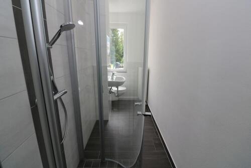 Foto - Der Boden zu Ihren Tatsachen - Erdgeschoss-2RW mit ebenerdiger Dusche