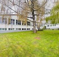 Multifunktionale Gewerbehalle mit Büro und Parkplätzen - Stockach