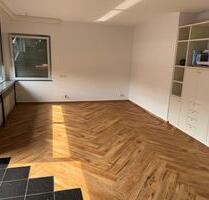 Penthouse zwei Zimmer - 1.400,00 EUR Kaltmiete, in Mönchengladbach (PLZ: 41179) West