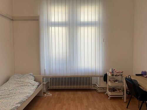 Foto - WG Zimmer zu vermieten - 385,00&nbsp;EUR Kaltmiete, ca.&nbsp; 170,00&nbsp;m&sup2;