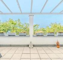 Helle 2-Zimmer- Dachterrassenwohnung mit 2 Stellplätzen - Taufkirchen