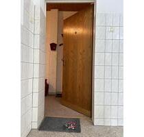 Möblierte 2-Zimmer-Wohnung mit großer Wohnküche & Balkon in Köln-