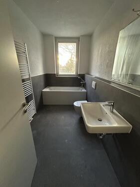 Foto - Attraktive 3-Zimmer-EG-Wohnung in Karlsruhe-Neureut mit komfortablem Zugang