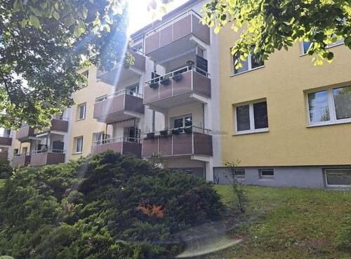 Foto - Renovierte, gut geschnittene 2,5-Zimmer Wohnung mit großem Balkon in ruhiger Wohnanlage