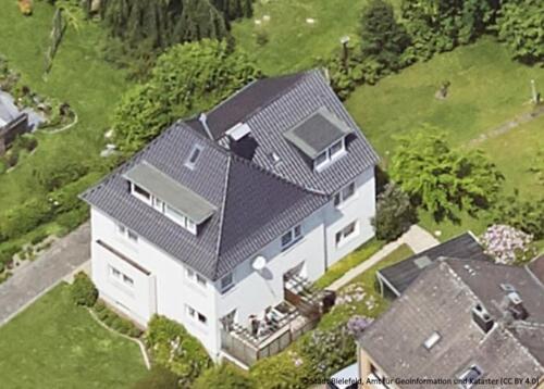 Foto - Eigenständige Wohnung mit 50% Hausanteil und großem Garten