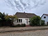 Foto - Haus mit großem Garten zentral gelegen