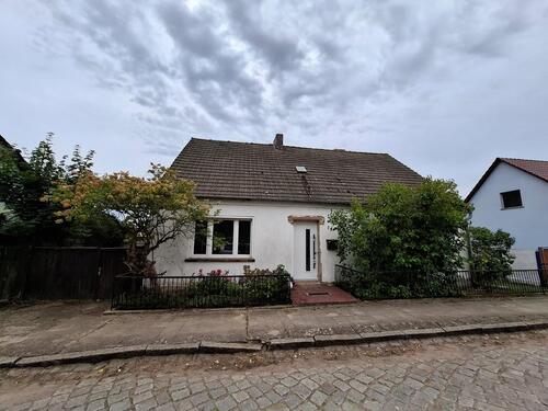 Foto - Haus mit großem Garten zentral gelegen