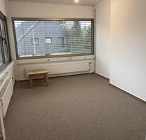 Heller, möblierter Praxisraum zur Untermiete in Köln Dellbrück