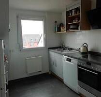 ein Zim. frei von möbiliziert Vier Zimmer Wohnung 7Km von Zentrum - Stuttgart Bad Cannstatt