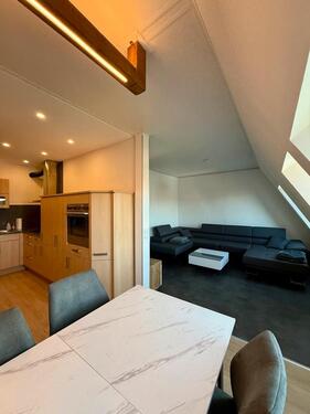 Foto - Moderne und hochwertig renovierte 2-Zimmer Dachgeschosswohnung