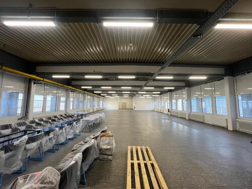 Foto - 500qm Halle mit LKW-Andienung ab sofort Verfügbar