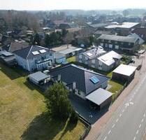 ZU SOFORT Moderne Haushälfte mit Terrasse, Garten und Carport – Baujahr 2020 - Jevenstedt