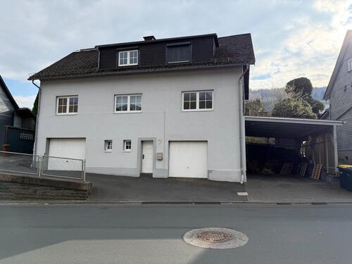 Foto - Zweifamilienhaus mit Garten und Carport in Dietzhölztal
