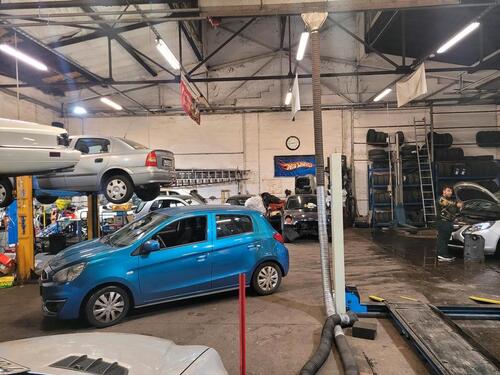 Foto - KFZ Werkstatt - 8 Bühnen - Voll