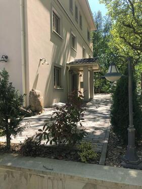 Foto - Ruhige, möblierte Souterrain-2-Raum-Wohnung, Nichtraucher, mit Fa