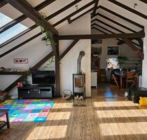 Sehr helle, zentrale 2Zimmer DG-Wohnung KM € 1000,00 - Kandel