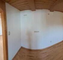 4 Zimmer Dachgeschoss Wohnung - 1.150,00&nbsp;EUR Kaltmiete, ca.&nbsp; 92,00&nbsp;m&sup2; in Eisenach (PLZ: 99817)