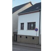2 Etagen Haus zu vermieten - 1.300,00 EUR Kaltmiete, in Schwalbach (PLZ: 66773)