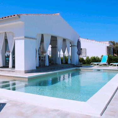 Foto - villa mit Pool - 150,00 EUR Kaltmiete,