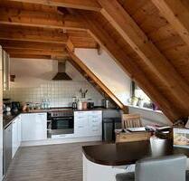 Dachgeschosswohnung mit Galerie und Walberla-Blick in Weilersbach