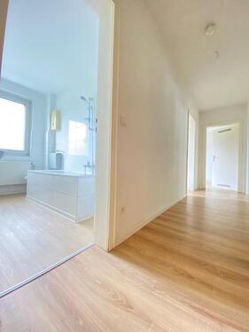 Foto - **HELLE 3-ZIMMERWOHNUNG MIT BADEWANNE UND TAGESLICHTBAD**