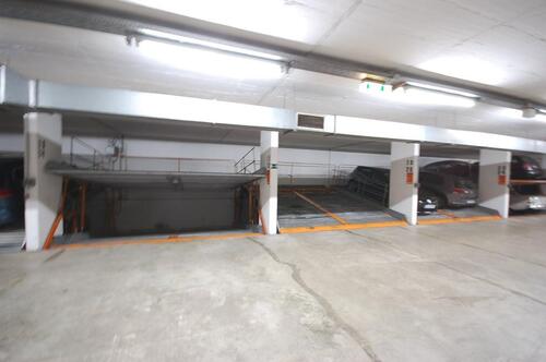 Foto - Tiefgaragenstellplatz-plätze (Frankenstr.Ecke Römerstr.)