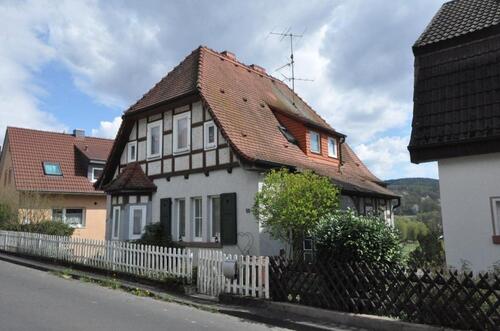 Foto - 5-Zimmer-Einfamilienhaus mit * Einbauküche, Kaminofen und Garten * in Bad Soden-Salmünster