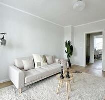 Erstbezug nach Sanierung – moderne Mietwohnung mit Einbauküche, Balkon und PKW-Stellplatz - Sanitz