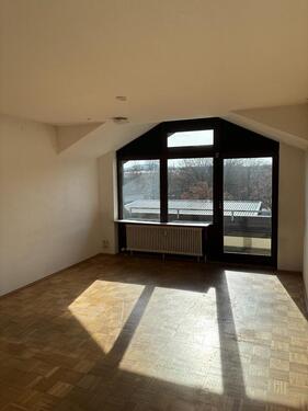 Foto - Zentrale 1-Zi-Whg. mit großem Balkon und Tiefgarage