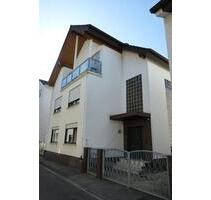 Exklusive 2,5-Zimmer-Wohnung mit Balkon in Bürstadt