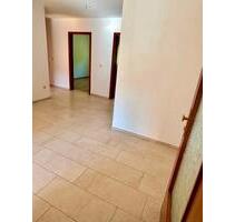 4-Zimmer-Wohnung in ZellMosel - 600,00&nbsp;EUR Kaltmiete, ca.&nbsp; 100,00&nbsp;m&sup2; in Zell (Mosel) (PLZ: 56856)