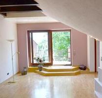 Dachgeschosswohnung mit Loggia (ca. 100 m²) - Oberhausen Alt-Oberhausen