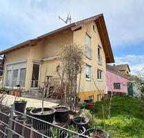 Neuwertige 2-Zimmer-Wohnung mit Einbauküche und PKW-Stellplatz - Moos