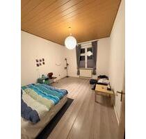 Gemütliche 1-Zimmer-Dachgeschosswohnung mit EBK in zentraler Lage von Dortmund