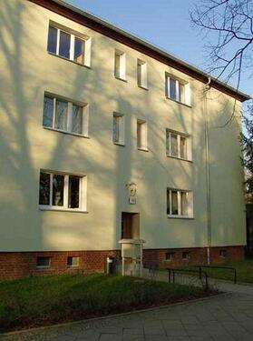 Foto - Mit guter Anbindung ÖPNV, Schule, Schwimmhalle