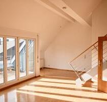 ++ Besondere 2-Zimmer-Maisonette mit offener Galerie und sonnigem Balkon ++ - Gerstetten