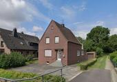 Foto - Einfamilienhaus mit Einliegerwohnung, Garage und großem Garten