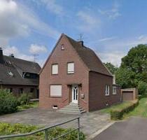 Einfamilienhaus mit Einliegerwohnung, Garage und großem Garten - Heinsberg