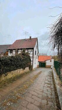 Foto - Kleiner Vierseitenhof mit Ausbaureserven