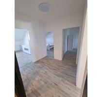 Schöne 4 Zimmer Wohnung möbliert im Herzen von Velbert