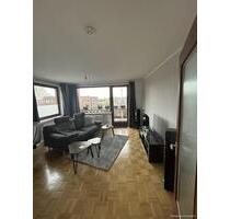 In zentraler Lage von Wentorf bei Hamburg steht diese gemütliche Wohnung im 3. Obergeschoss zur Vermietung. Mit einer Fläche von ca. 73 m² bietet sie eine gut durchdachte Raumaufteilung und eignet... - Reinbek