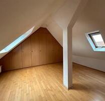 Wohnen auf 2 Ebenen! Gepflegte 2-Zi-Whg mit Altbaucharme - Essen Stadtbezirk VII