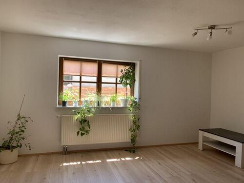 Foto - Helle Zwei-Zimmer-Wohnung in der Nähe von Würzburg zu vermieten