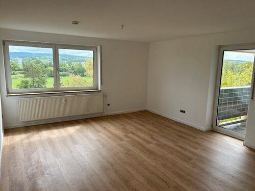 Foto - Renovierte 2.5 ZKB Whg mit Balkon in Weiden Zentrum
