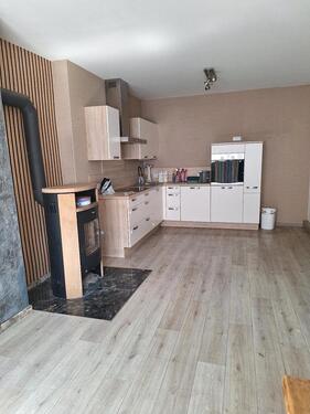 Foto - Modernisiertes Reihenhaus in Mühlhausen, Innenhof, Garage, Ofen