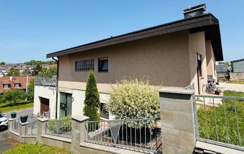 Foto - WOHNEN MIT AUSSICHT - GROßZÜGIGES ZWEIFAMILIENHAUS